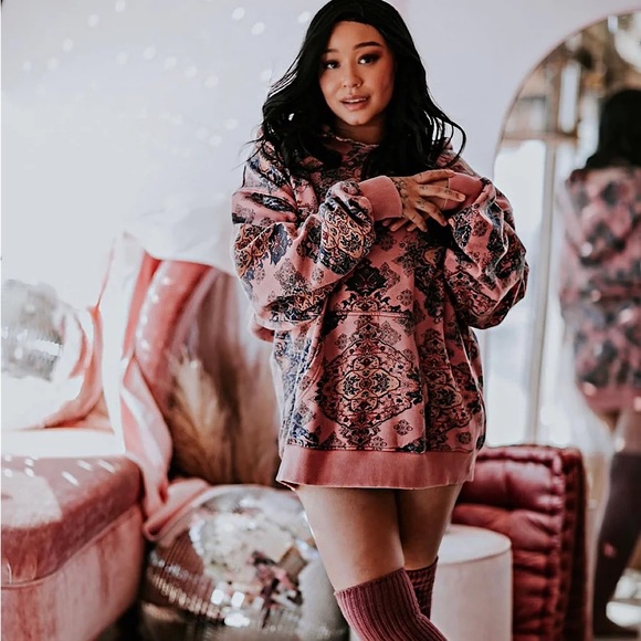 SOLD💝NEW Free People Printed It's a Vibe Hoodie In Desert Rose Combo Pink - Picture 2 of 16